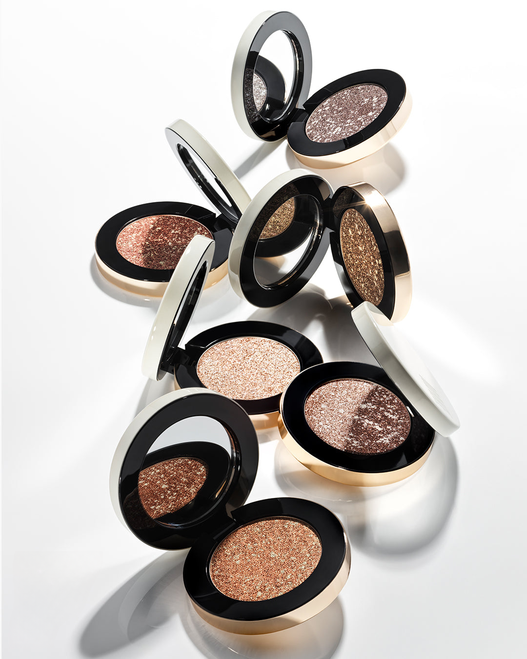 Create Stunning Looks! Multi-Chromatic Eyeshadow for Instant Radiance